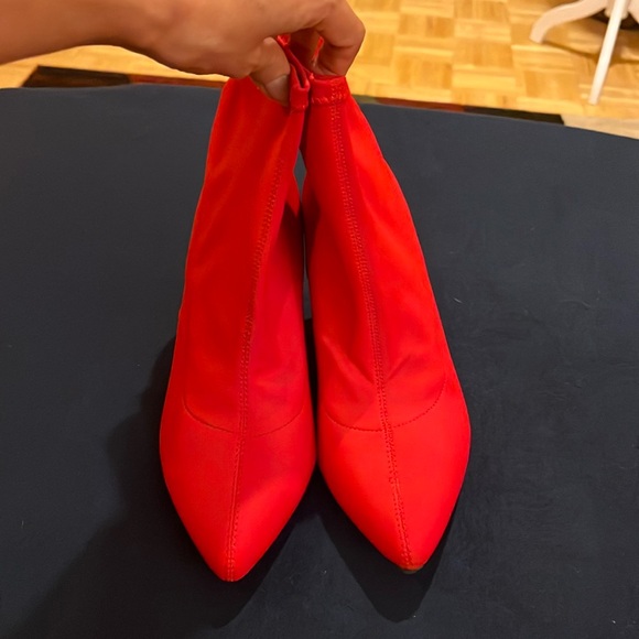 Women's Pointy Toe Stiletto Heels Sock Booties. Red. Size 9.5. - Picture 6 of 10